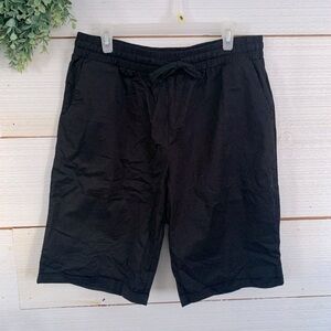 Elastic waist Black Bermuda Shorts. Size XXL.